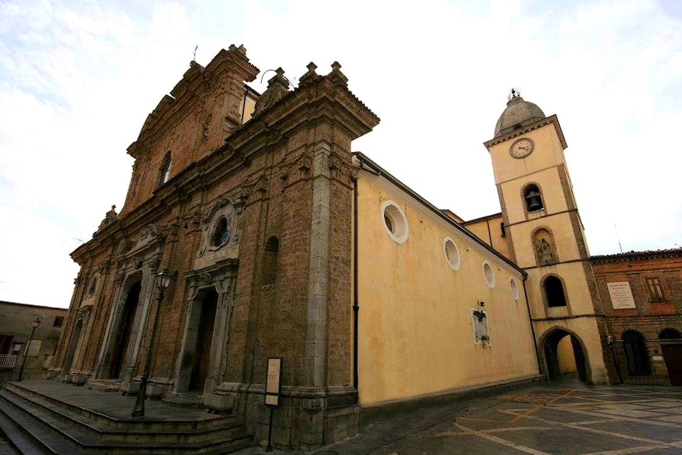 Mormanno: Katedrala Santa Maria del Colle - Mormanno | Secret World Trip Planner