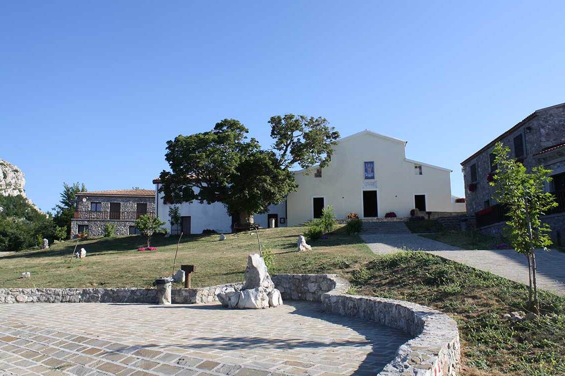 Helligdommen i Madonna del Pollino - San Severino Lucano | Secret World Trip Planner