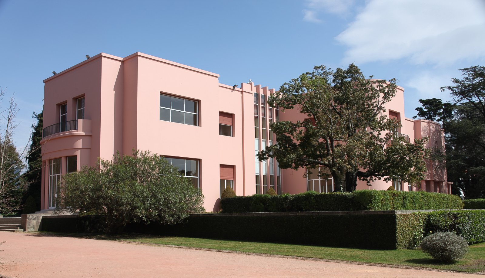 Порта: Casa de Serralves-гэта хупавы гатэль у стылі ар-дэко  - Porto | Secret World Trip Planner