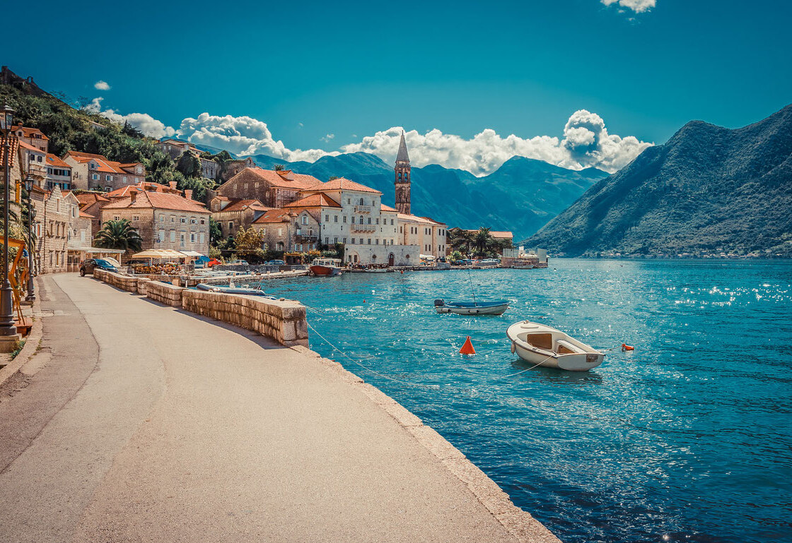 Dans l'une des plus belles baies du monde, Kotor — Kotor