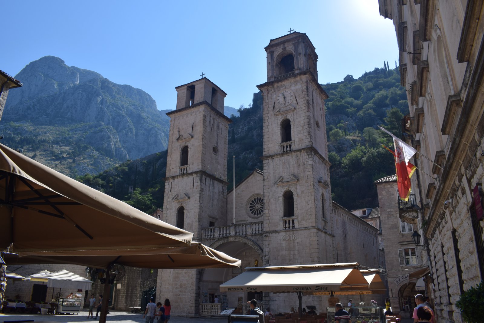 Dans l'une des plus belles baies du monde, Kotor - Kotor | Secret World Trip Planner