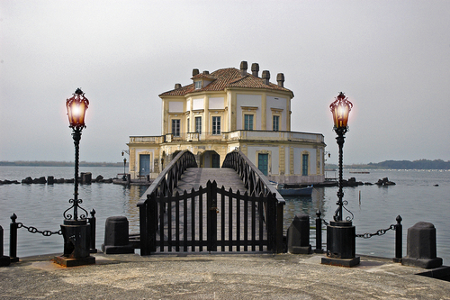 ROYAL CASINA u parku Fusaro - Bacoli | Secret World Trip Planner