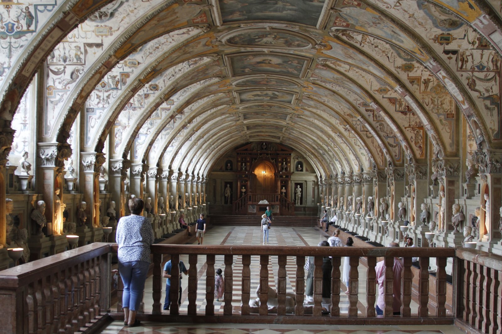 The Royal Palace - München | Secret World Trip Planner