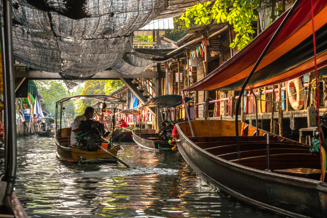 Marché flottant de Khlong Lat Mayom - Khet Taling Chan | Secret World Trip Planner