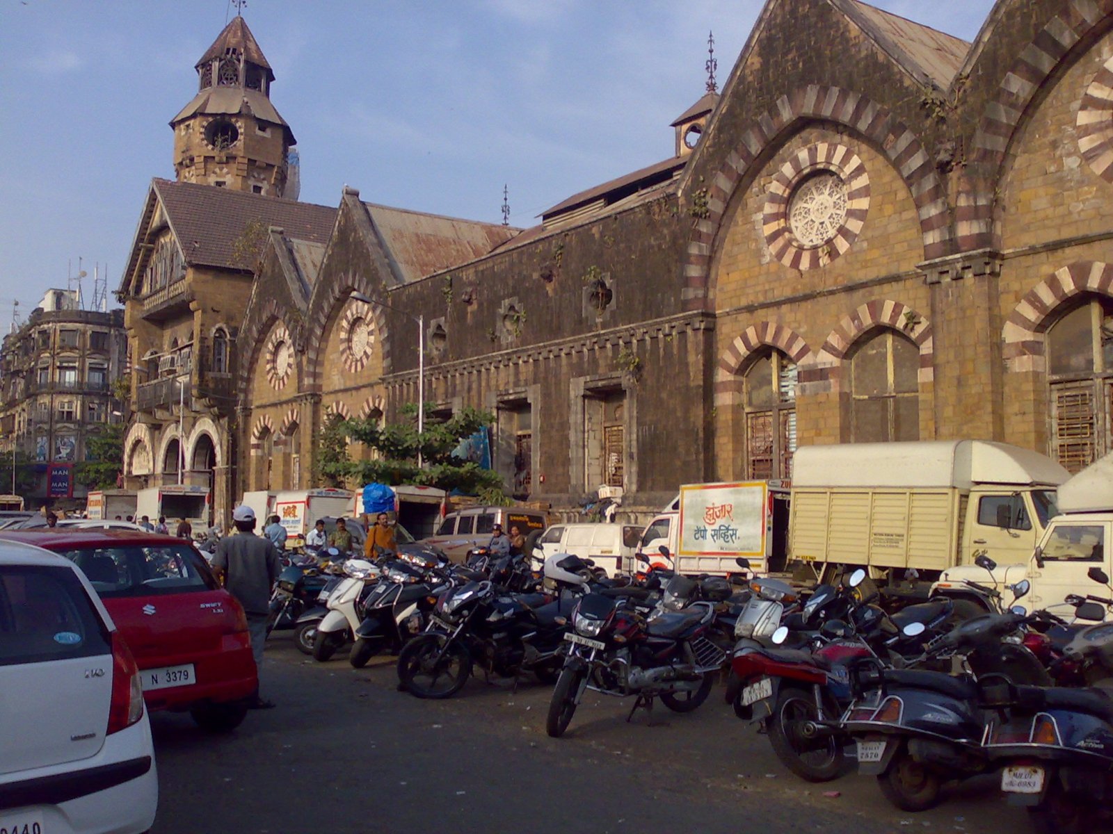 Mahatma Jyotiba Phule Mandai ( Crawford Market ) - Mumbai | Secret World Trip Planner