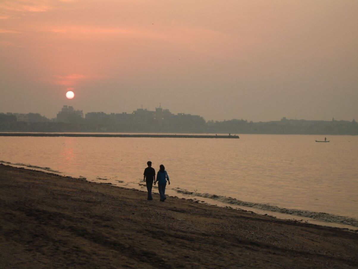 Shivaji Park is one of the largest parks in Mumbai - Mumbai | Secret World Trip Planner