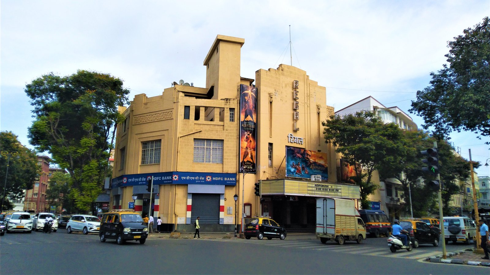 Le Regal Cinema a été le premier cinéma climatisé en Inde - Mumbai | Secret World Trip Planner