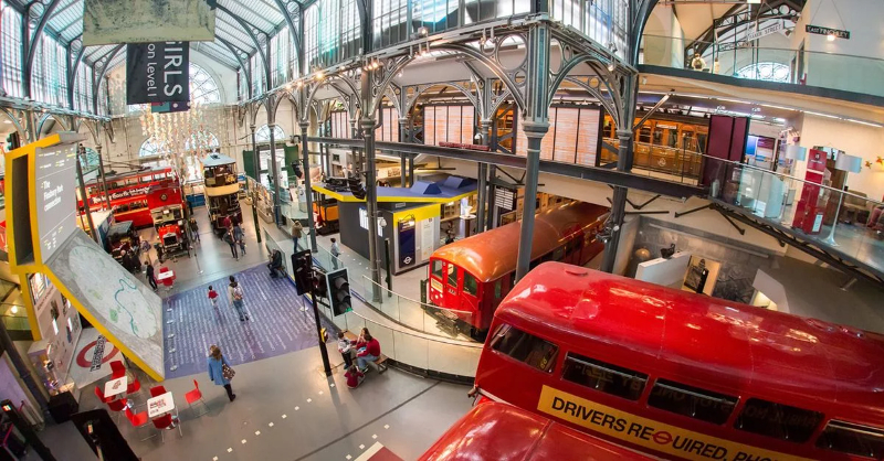 Museo dei trasporti di Londra - The Piazza | Secret World Trip Planner