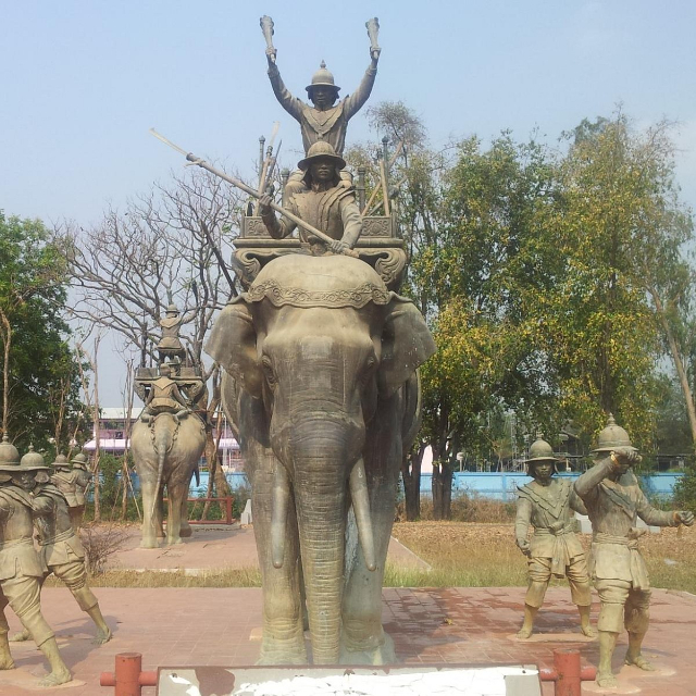 Le kraal des éléphants d'Ayutthaya - Suan Plik | Secret World Trip Planner