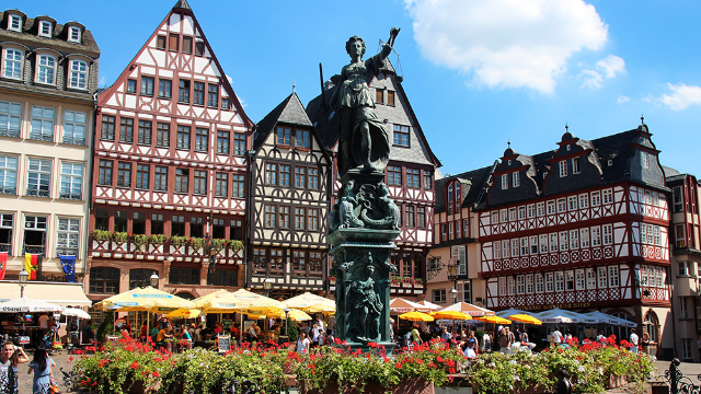 Brunnen der Gerechtigkeit — Frankfurt am Main