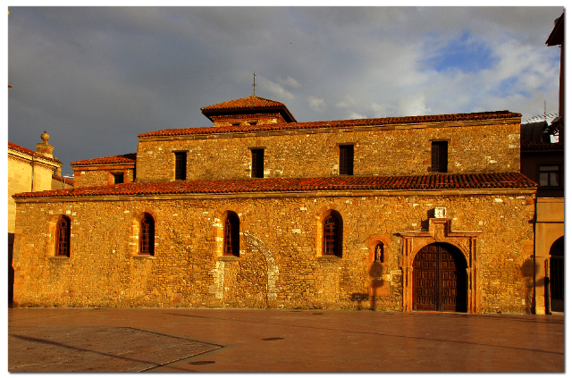 Église de San Tirso - Oviedo | Secret World Trip Planner