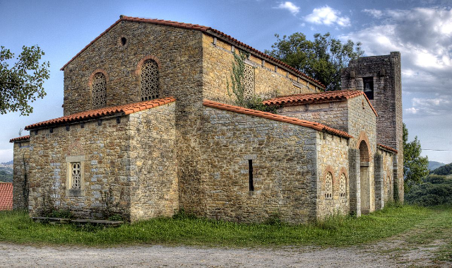 Kirche Santa María de Bendones - Santa María de Bendones | Secret World Trip Planner