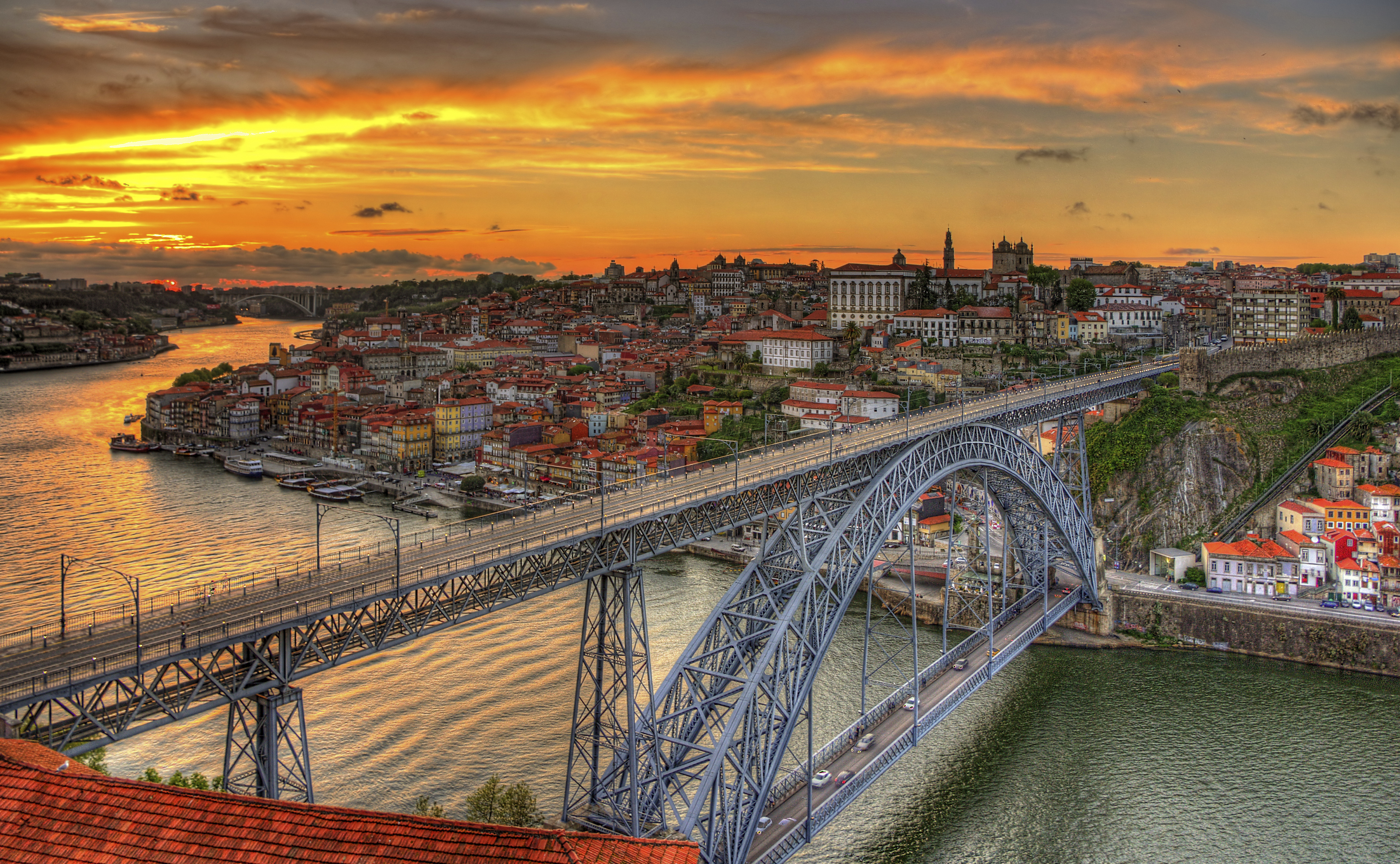 Construit par Théophile Seyrig, le pont Dom Luís I - Porto | Secret World Trip Planner
