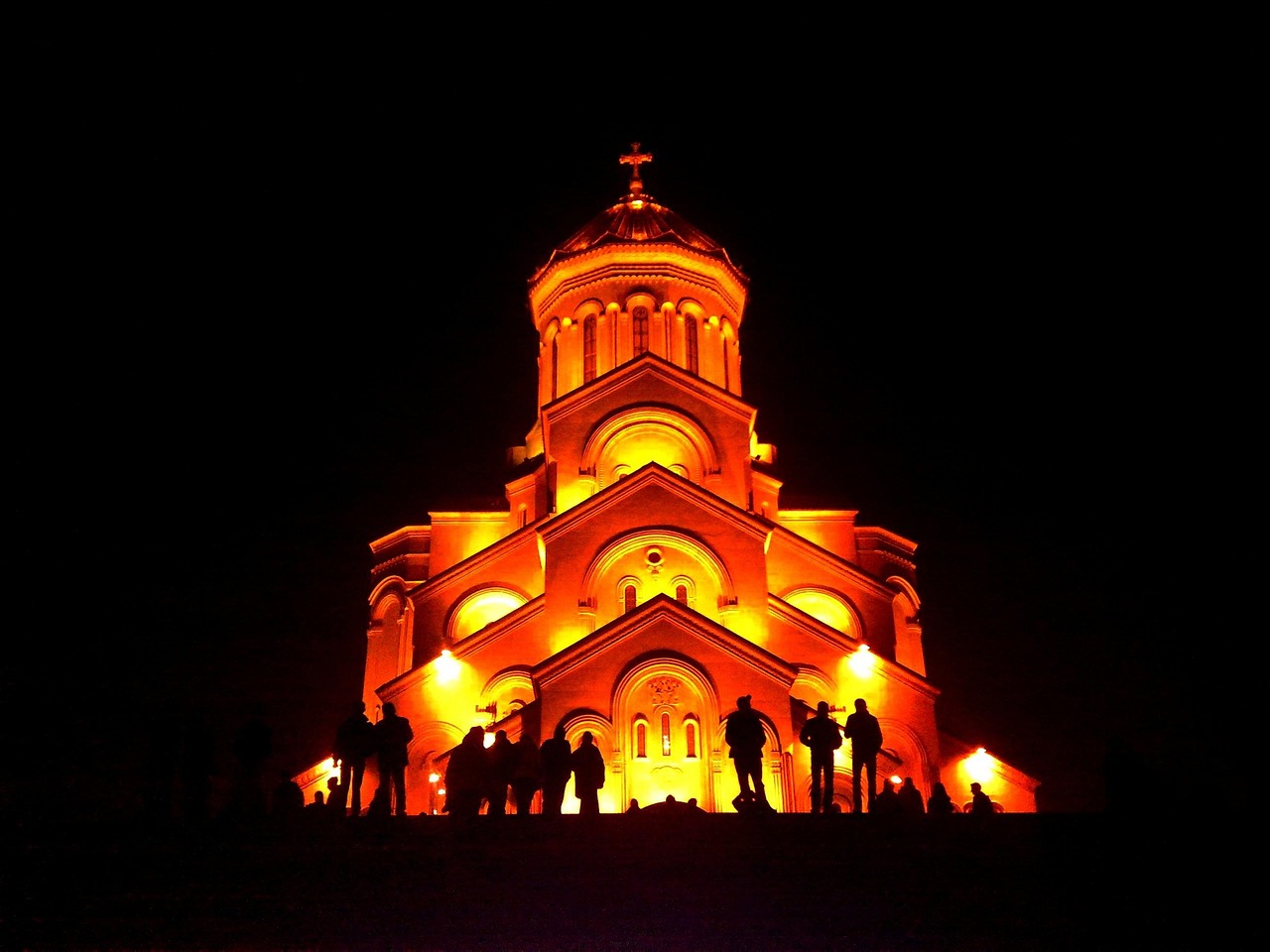 La cathédrale de la Sainte Trinité de Tbilissi ( Sameba ) - Tbilisi | Secret World Trip Planner