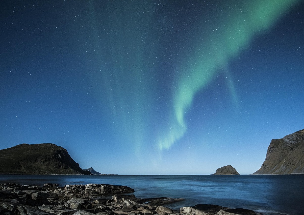 Le soleil de minuit dans les Lofoten en Norvège .....Moskenes ! - Moskenes | Secret World Trip Planner