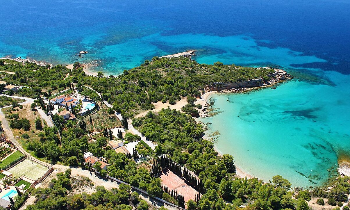 Greece | Porto Heli: a picturesque cosmopolitan village — Kosta
