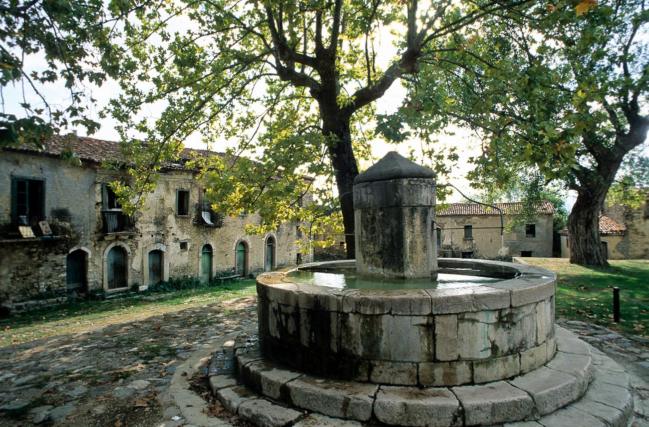 Vecais Roscigno Pompejas no 900 - Roscigno Vecchio | Secret World Trip Planner