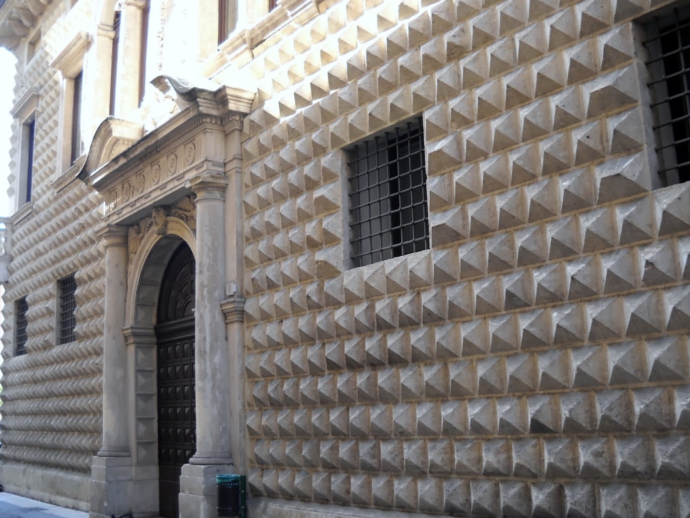 Palais des Diamants à Ferrare — Ferrara