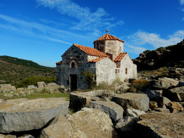 La majesté oubliée : Le temple de Zeus sur le mont Ellanion — 18010