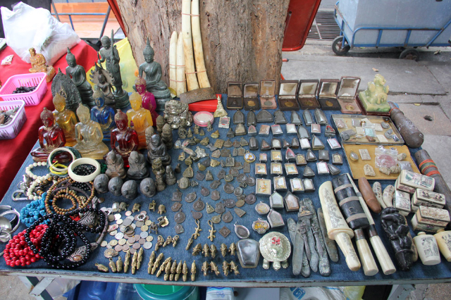 Amulet Market - Khet Phra Nakhon | Secret World Trip Planner