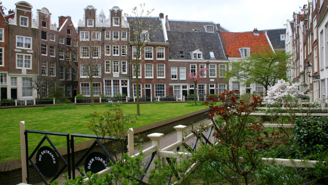 Beginenhof - Amsterdam | Secret World Trip Planner