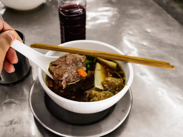 Une soupe vieille d'un demi-siècle - Khet Watthana | Secret World Trip Planner