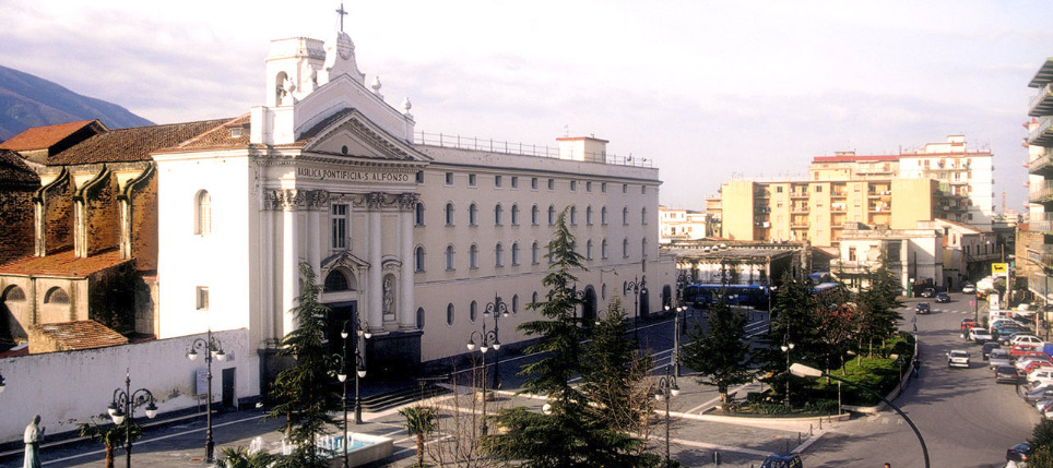 Pagani: Basilika der Wallfahrtskirche Sant'Alfonso - Pagani | Secret World Trip Planner