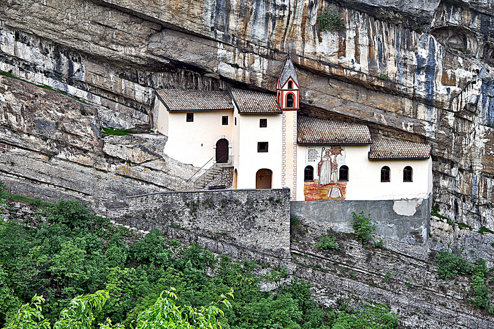Eremitage von San Colombano - San Colombano | Secret World Trip Planner