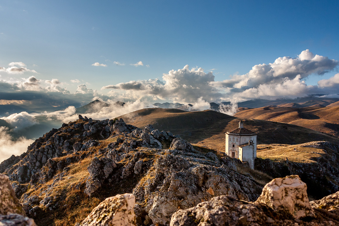Kisha E Santa Maria della Pieta. - Calascio | Secret World Trip Planner