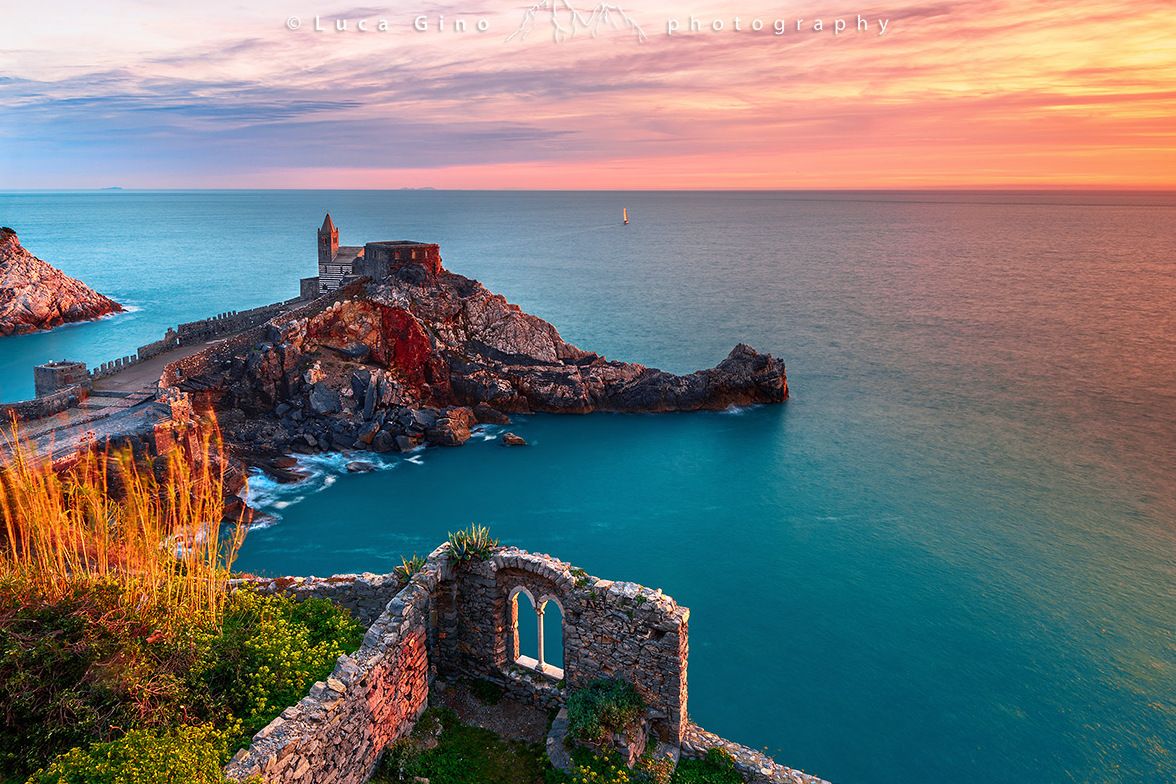 L'Església de Sant Pere a Portovenere - Portovenere | Secret World Trip Planner