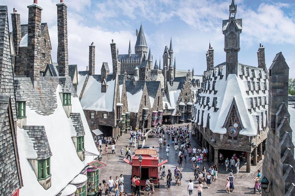 Osaka's Universal Studios theme park — ?saka-shi