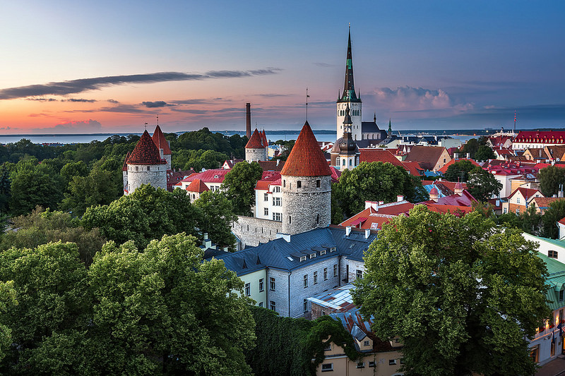 Tallinn: Castello di Toompea - Tallinn | Secret World Trip Planner