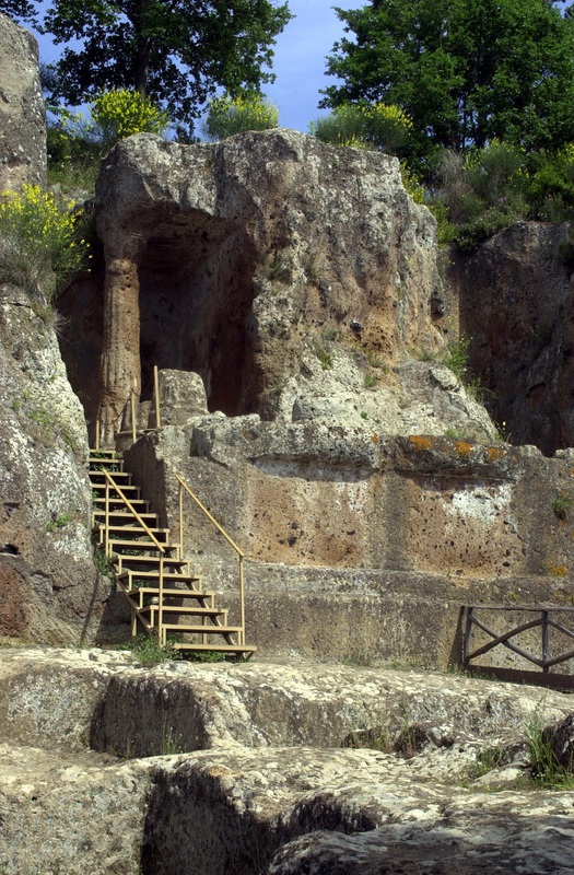 Nécropole étrusque de Sovana - Sovana | Secret World Trip Planner