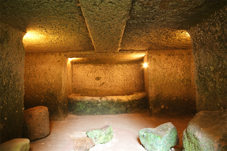 Nécropole étrusque de Sovana - Sovana | Secret World Trip Planner