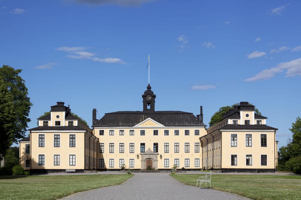 Palais d'Ulriksdal - Slottsallén | Secret World Trip Planner