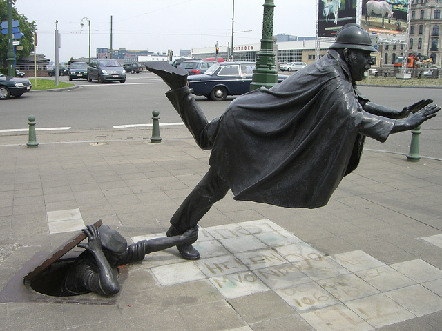 La statue De Vaartkapoen - Molenbeek-Saint-Jean | Secret World Trip Planner