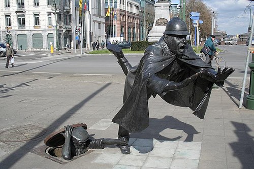 La statue De Vaartkapoen - Molenbeek-Saint-Jean | Secret World Trip Planner