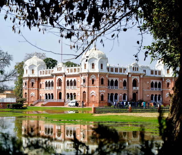 Darbar Mahal - Bahawalpur | Secret World Trip Planner