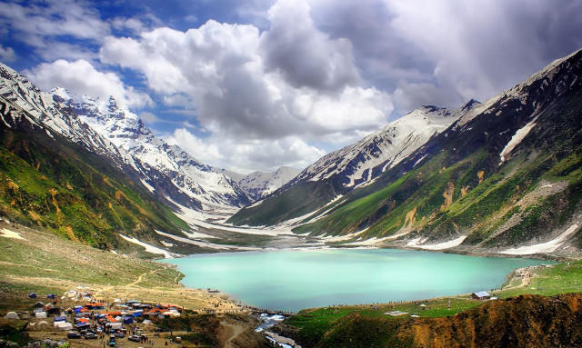 Découvrez la sérénité du lac Saiful Muluk : Un joyau de la vallée de Kaghan - Mansehra | Secret World Trip Planner