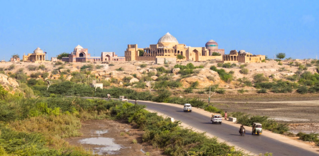 Nécropoles de Makli, l'un des plus grands sites funéraires du monde - Makli | Secret World Trip Planner