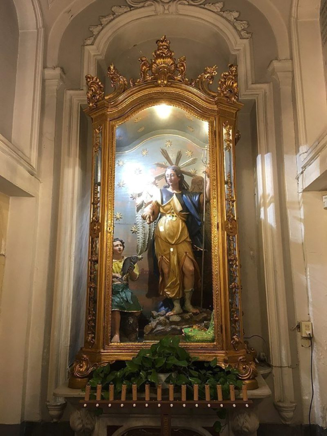 VVa' a vasà 'o pesce 'e San Rafèle：那不勒斯的神圣与世俗之间 - Napoli | Secret World Trip Planner
