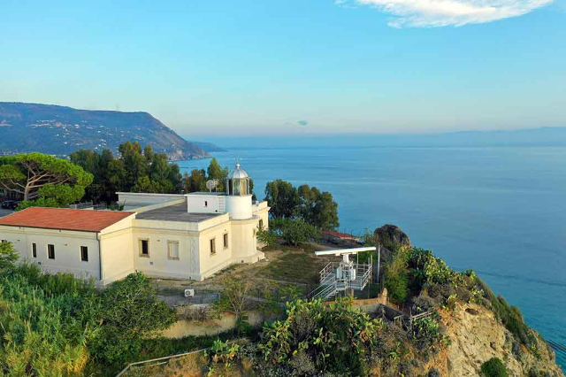Il Faro di Capo Vaticano - San Nicolò | Secret World Trip Planner