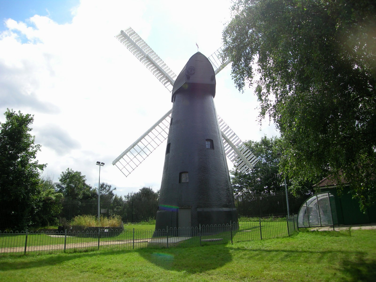 Ashby ' s മിൽ, often referred to as 'അപര Windmill - Londra | Secret World Trip Planner