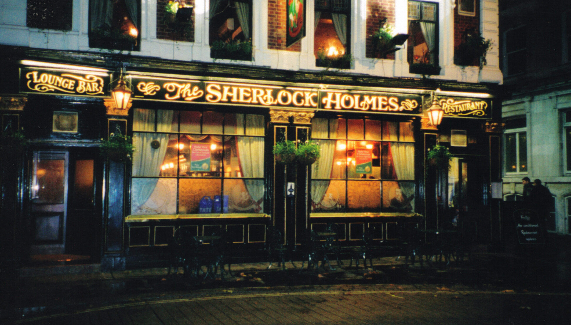 לפאב שרלוק הולמס הישן יש סוד מוזר למעלה: - Londra | Secret World Trip Planner