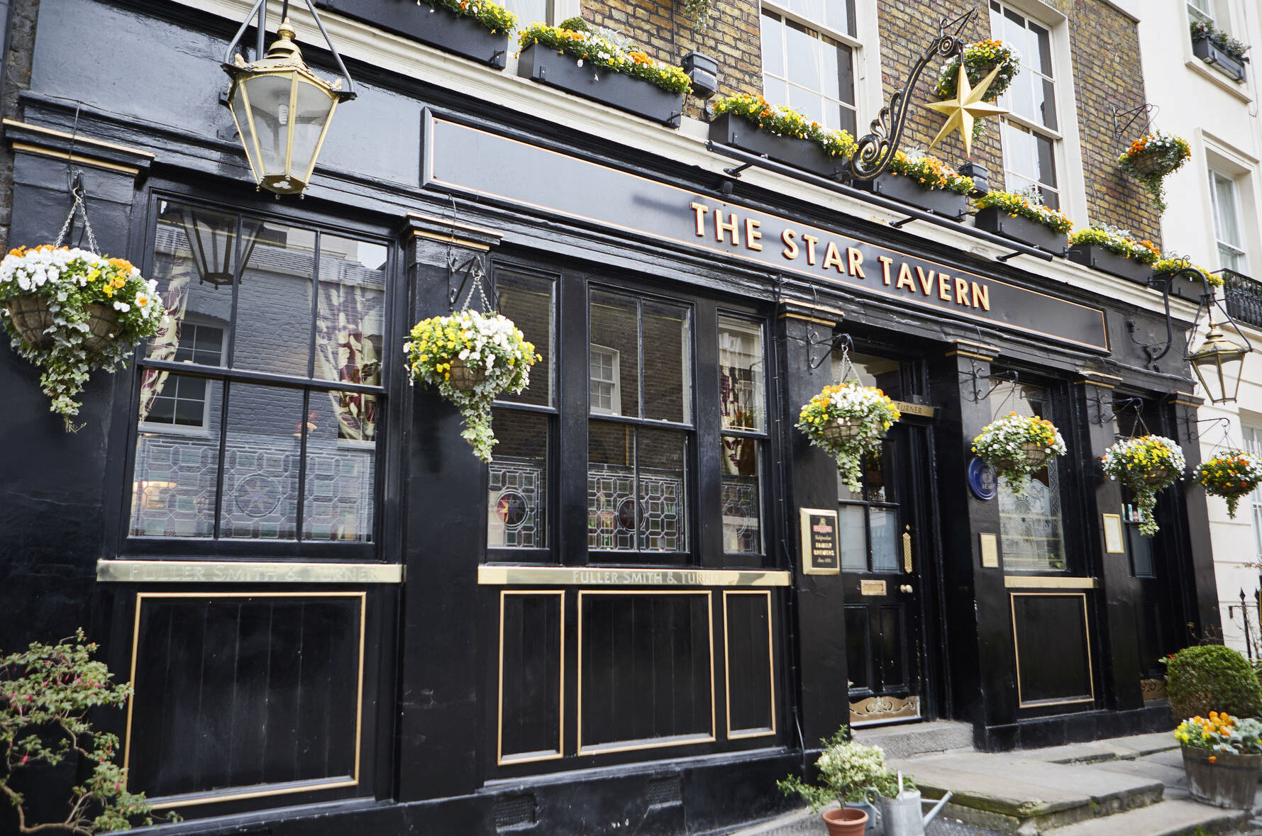 London: Bintang Di Warung - Londra | Secret World Trip Planner