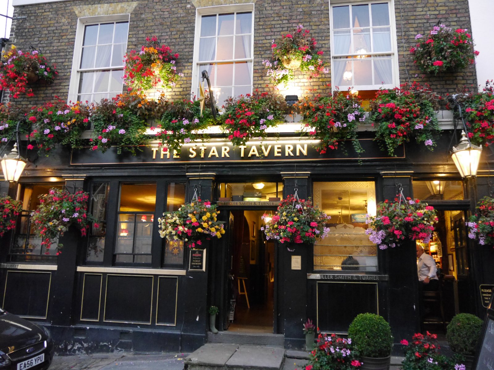 London: Bintang Di Warung - Londra | Secret World Trip Planner