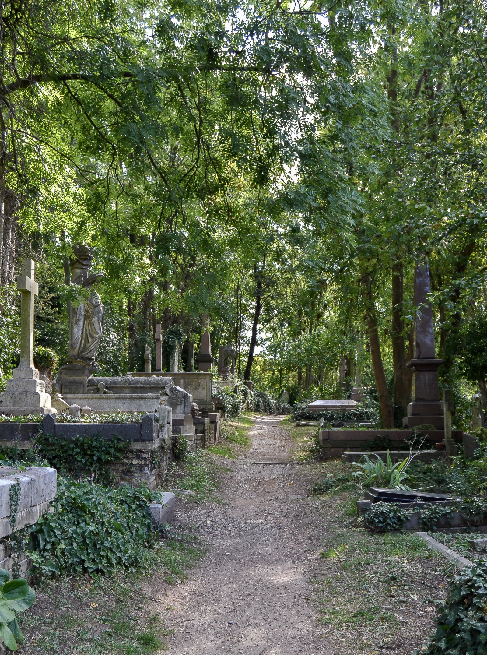 Liibanoni ring ja Maailma suurim potitaim - Londra | Secret World Trip Planner