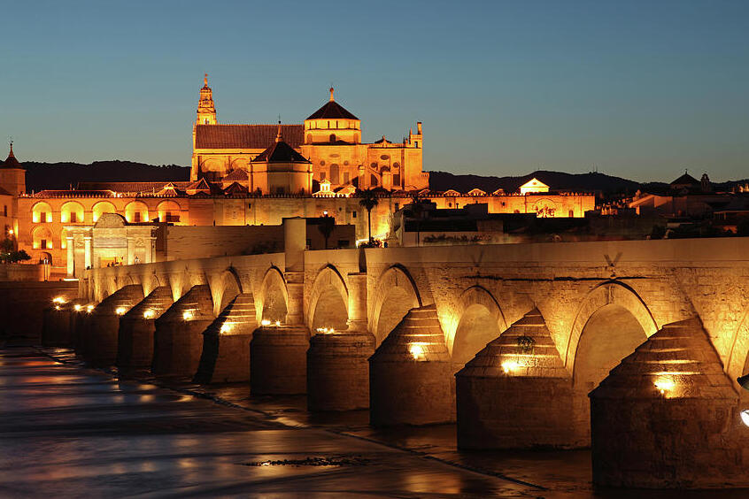 Puente Romano A Spectacular Bridge in Cordoba — Córdoba