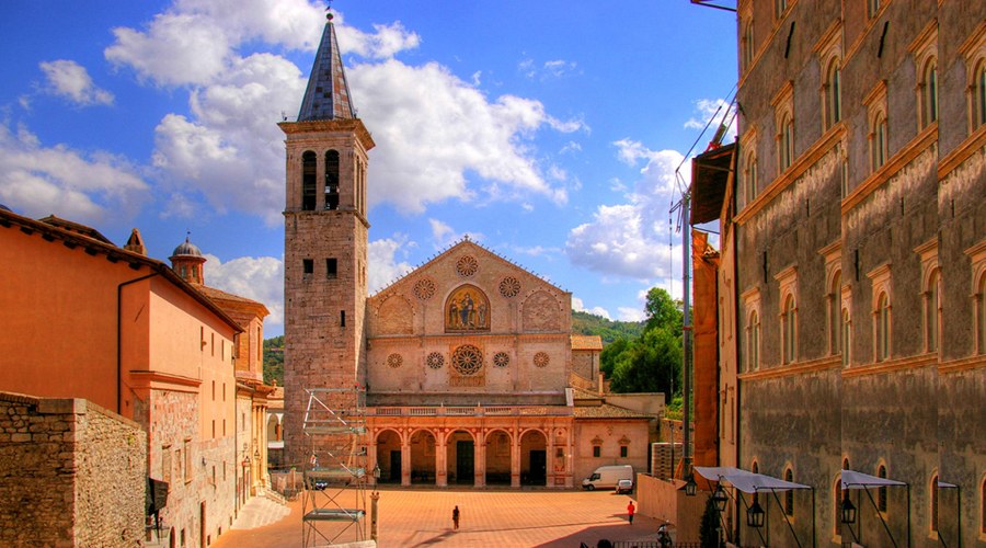 Catedral de Santa Maria Assunta - Spoleto | Secret World Trip Planner