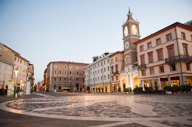 Trīs mocekļu laukums - Rimini | Secret World Trip Planner